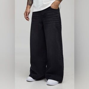 BoohooMAN Super Baggy Rigid Washed Jeans in washed black